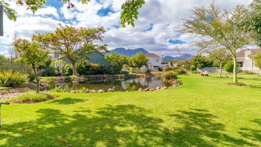 3 Bedroom Property for Sale in Bizweni Western Cape